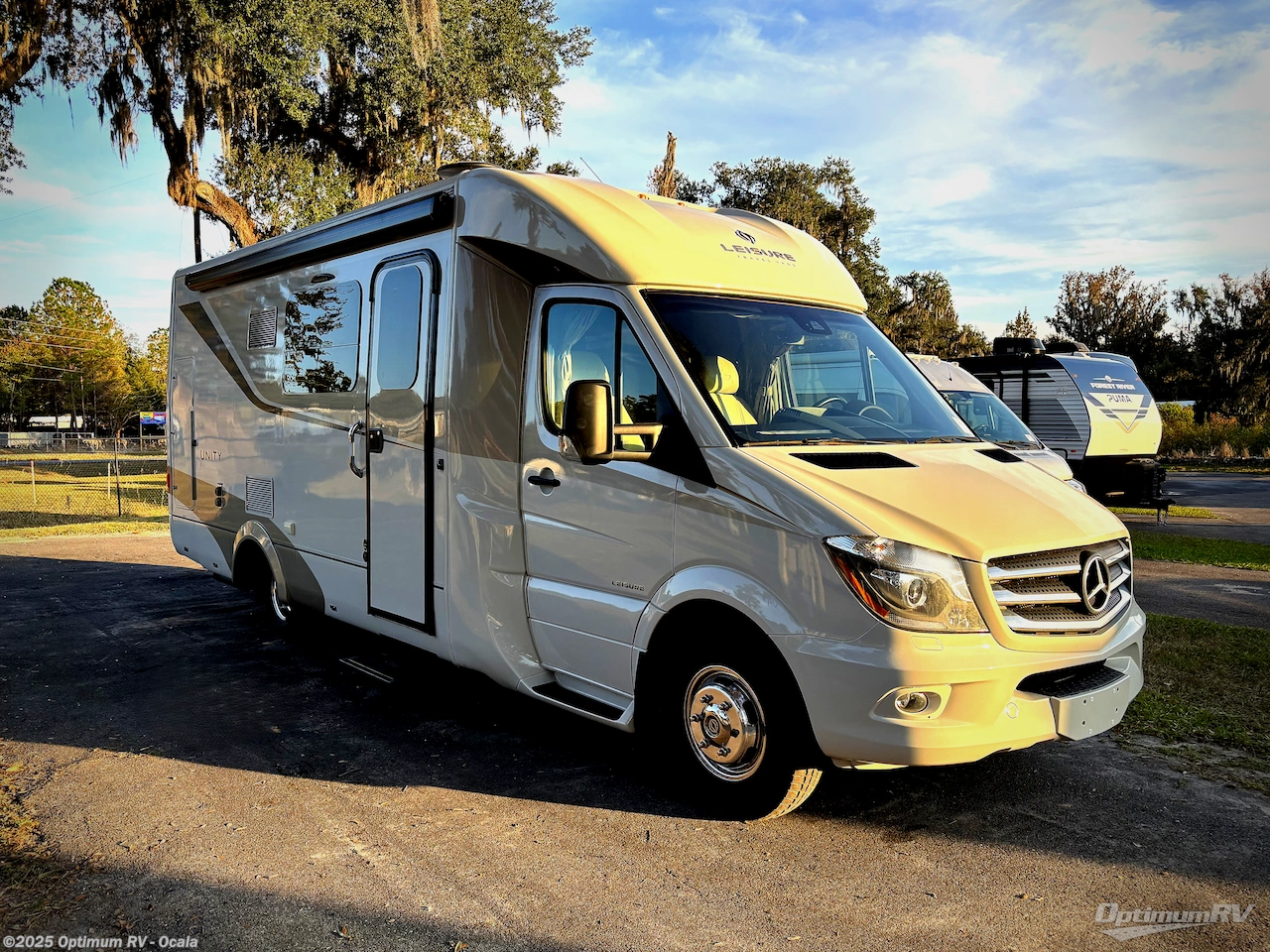 Used 2016 Leisure Travel Unity U24CB available in Ocala, Florida
