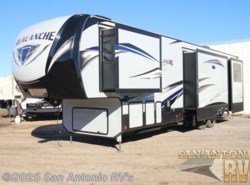 New 2019 Keystone Avalanche 396BH available in Seguin, Texas