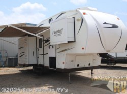 Used 2015 Forest River Flagstaff Classic Super Lite 8528RLIKWS available in Seguin, Texas