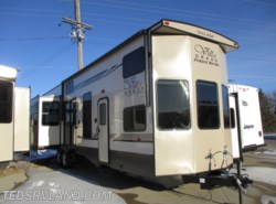 New 2019 Forest River Salem Villa Estate 42DL available in Paynesville, Minnesota