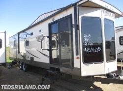 Used 2018 Forest River Salem Villa 353FLFB available in Paynesville, Minnesota