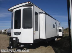 New 2021 Forest River Salem Grand Villa 42FLDL available in Paynesville, Minnesota