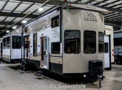 New 2019 Forest River Salem Villa Grand 42DL available in Grand Rapids, Michigan