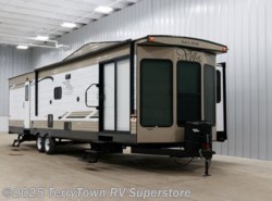 New 2020 Forest River Salem Villa Classic 353FLFB available in Grand Rapids, Michigan