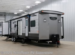 New 2020 Forest River Salem Villa Classic 42QBQ available in Grand Rapids, Michigan