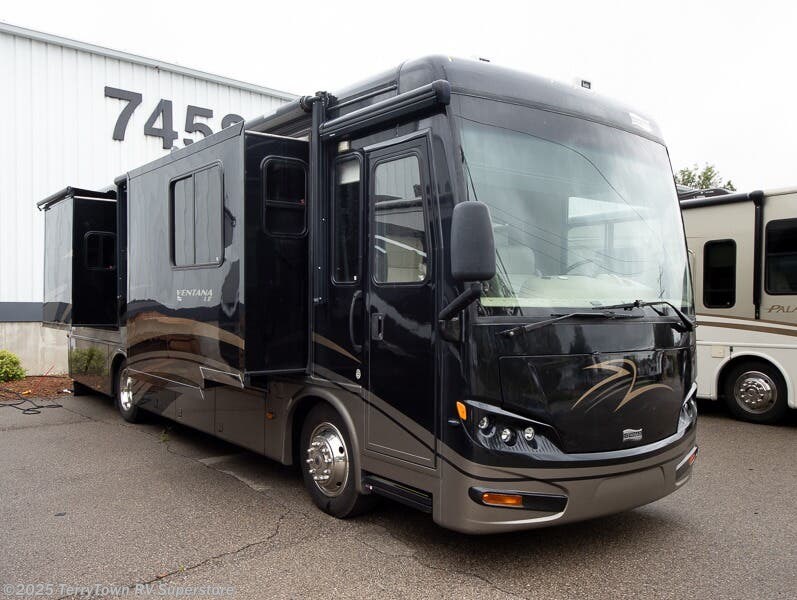 Used 2015 Newmar Ventana LE 3436 available in Grand Rapids, Michigan
