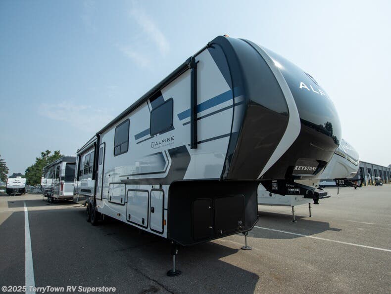 New 2026 Keystone Alpine Avalanche Edition 379MB available in Grand Rapids, Michigan
