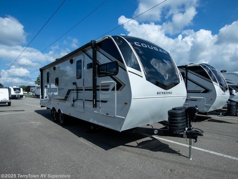 New 2026 Keystone Cougar Half-Ton 25FKD available in Grand Rapids, Michigan