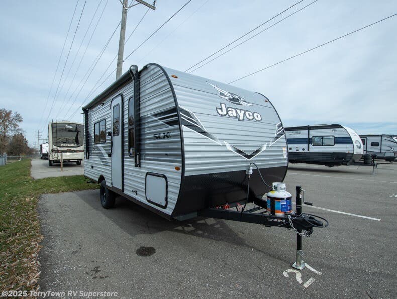 New 2026 Jayco Jay Flight SLX 175FQ available in Grand Rapids, Michigan
