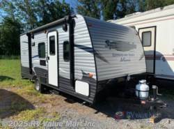 Used 2017 Keystone Summerland Mini 1800BH available in Lititz, Pennsylvania
