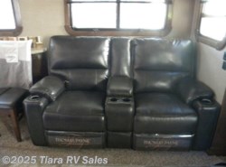 New 2019 CrossRoads Redwood available in Elkhart, Indiana
