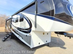 New 2019 CrossRoads Redwood available in Elkhart, Indiana