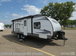 Used 2015 Forest River Salem 241QBXL available in North Canton, Ohio