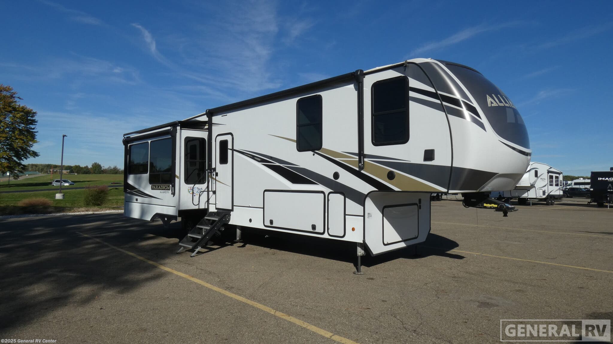 Used 2021 Alliance RV Paradigm 340RL available in North Canton, Ohio