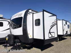 New 2019 Forest River Rockwood Signature Ultra Lite 8329SS available in Los Banos, California