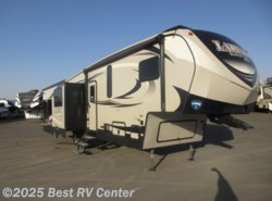 New 2019 Keystone Laredo 298SRL Rear Living / 3 Slide Outs/ Island Kitchen available in Turlock, California