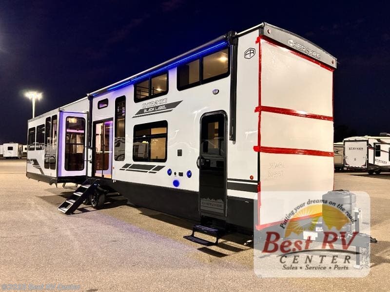 New 2026 Forest River Cherokee Timberwolf Black Label 39JMBL available in Turlock, California