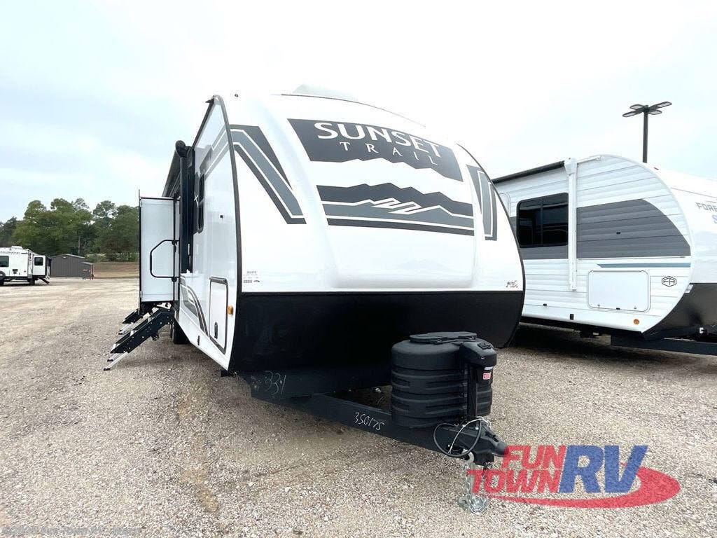 New 2025 CrossRoads Sunset Trail SS331BH available in Hewitt, Texas