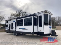 New 2025 Forest River Salem Grand Villa 42FLDL available in Hewitt, Texas