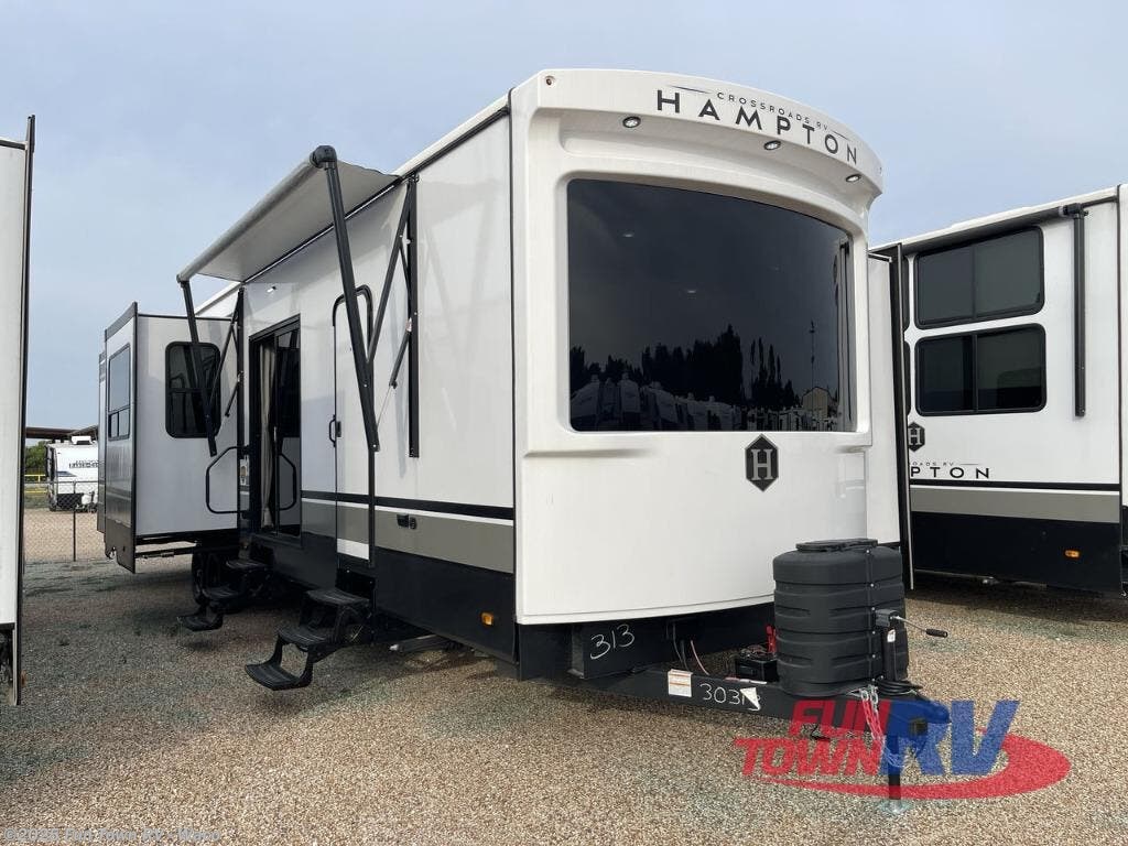New 2025 CrossRoads Hampton 380RKS available in Hewitt, Texas