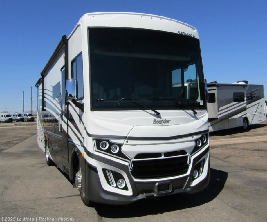 New 2025 Fleetwood Bounder 33C available in Phoenix, Arizona