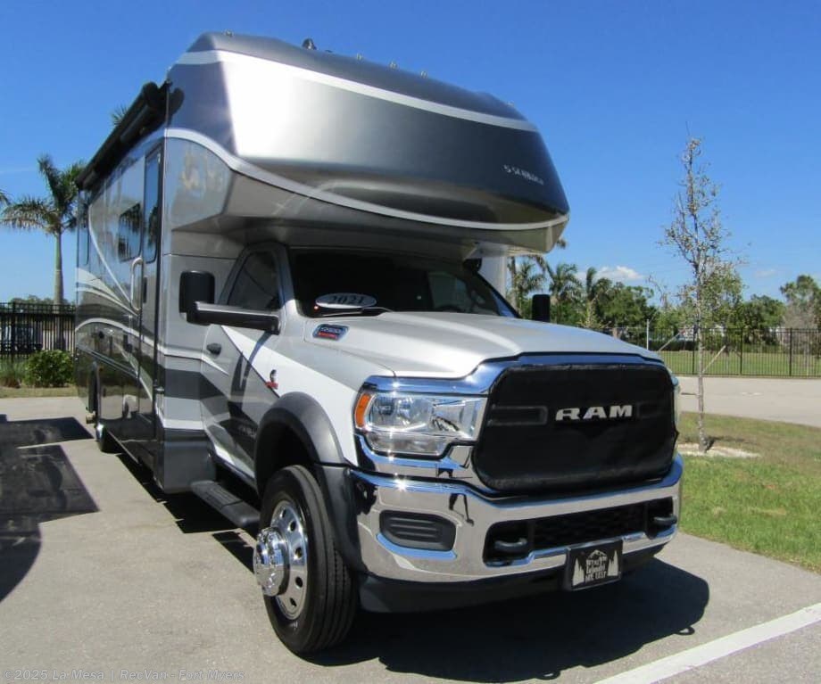 Used 2021 Dynamax Corp Isata 5 Series 30FWD available in Fort Myers, Florida