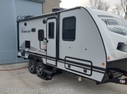 New 2020 Winnebago Micro Minnie 2108DS (Platinum/Pearl) available in Taylor, Michigan