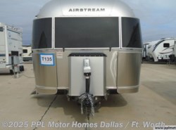 Used 2017 Airstream International 30 SIGNATURE available in Cleburne, Texas