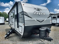 New 2025 Jayco Jay Flight SLX 225MLS available in Rural Hall, North Carolina