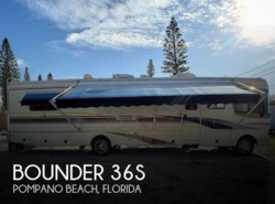 Used 2001 Fleetwood Bounder 36S available in Pompano Beach, Florida