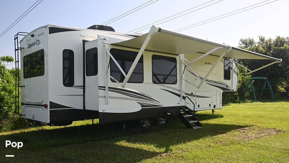 Used 2022 Jayco Eagle 321RSTS available in Parrish, Florida