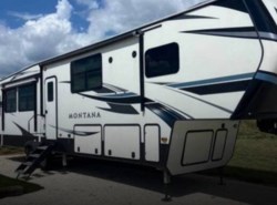 Used 2020 Keystone Montana 3855BR available in Pipe Creek, Texas