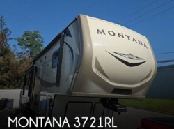Used 2019 Keystone Montana 3721RL available in Haskell, New Jersey