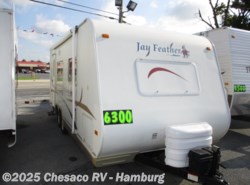 Used 2004 Jayco Jay Feather 22U available in Shoemakersville, Pennsylvania