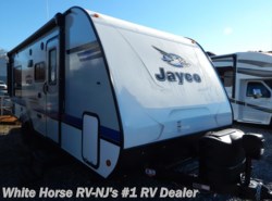 New 2018 Jayco Jay Feather 213 Front Bunks w/King Bed Rear Slideout available in Williamstown, New Jersey
