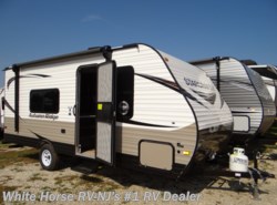 New 2020 Starcraft Autumn Ridge Outfitter 182RB Front Queen, Rear Bathroom available in Williamstown, New Jersey