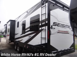 New 2023 Jayco Seismic Luxury Series 3512 available in Williamstown, New Jersey