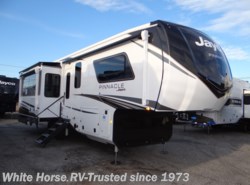 New 2026 Jayco Pinnacle 32RLTS available in Williamstown, New Jersey