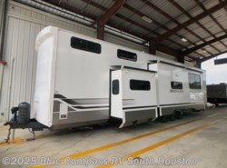 New 2025 Alliance RV Benchmark 44LFT available in Alvin, Texas