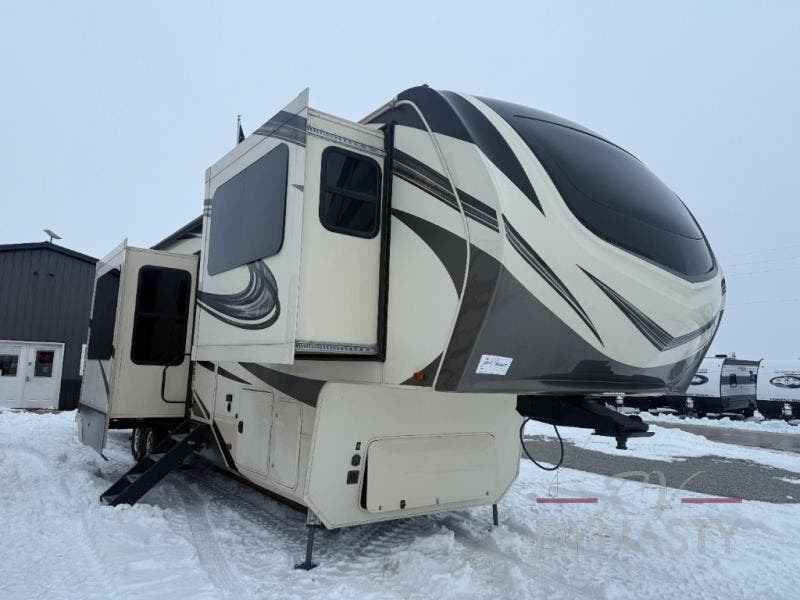 Used 2019 Grand Design Solitude 380FL available in Bunker Hill, Indiana