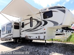 Used 2013 Keystone Cougar XLite 29RET available in Ottawa, Kansas