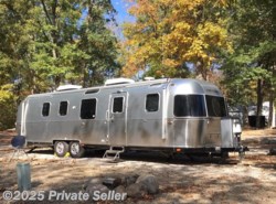 Used 2018 Airstream Classic Classic 33FB available in Kennard, Texas