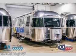 New 2019 Airstream Flying Cloud 30FB Bunk available in Fort Worth, Texas