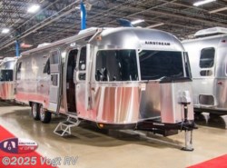 New 2019 Airstream Classic 30RB available in Fort Worth, Texas