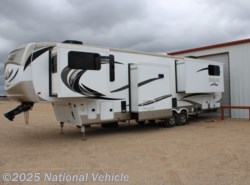 Used 2018 Palomino Columbus 389FL available in Amarillo, Texas