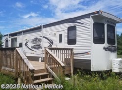 Used 2011 Dutchmen Lakewood 400RLP available in Siren, Wisconsin