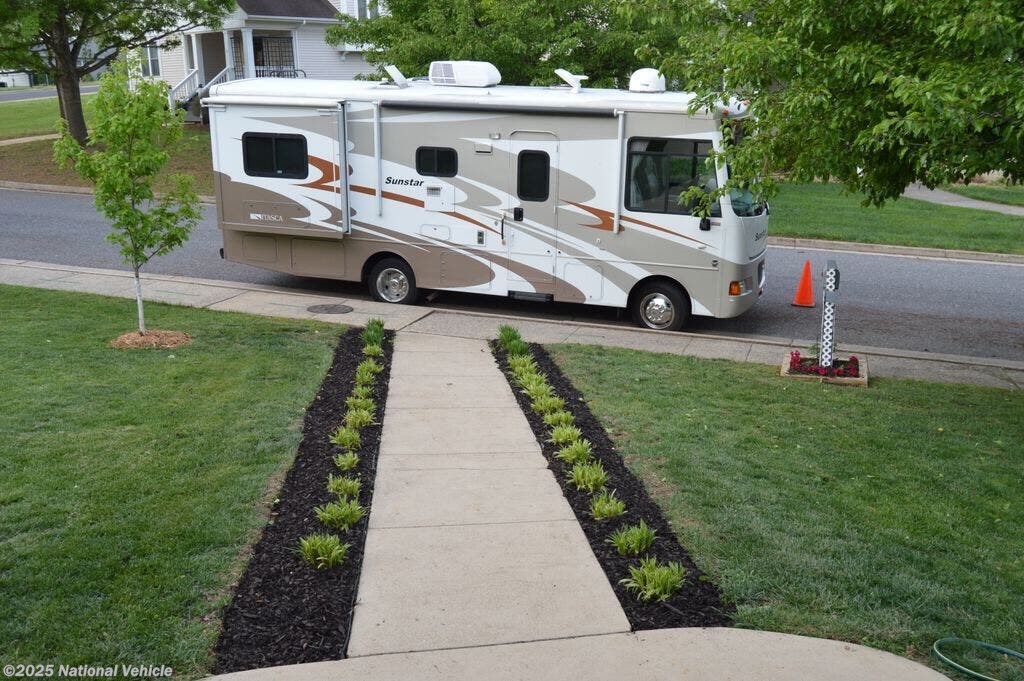 Used 2012 Itasca Sunstar 26P available in Lexington, Virginia