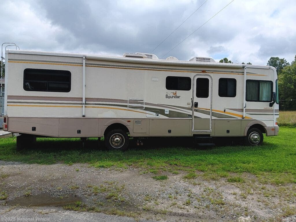 Used 2002 Fleetwood Bounder 32H available in Union Mills, North Carolina