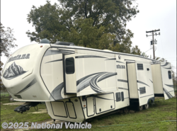 Used 2014 Keystone Montana Paramount 3402RL available in Hanford, California