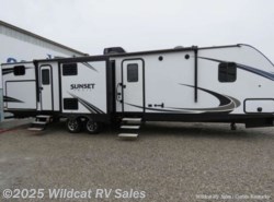 Used 2019 CrossRoads Sunset Trail Super Lite SS331BH available in Corbin, Kentucky